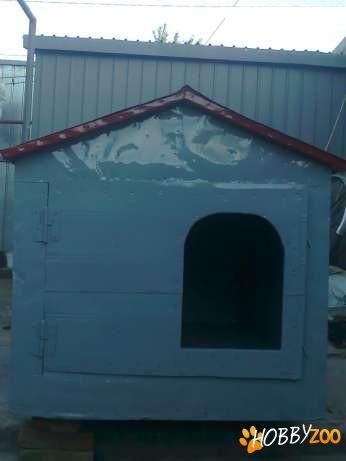 casuta caini din lemn